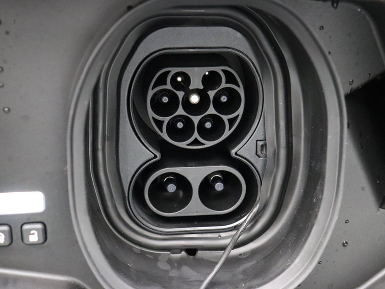 Vehicle Image 38