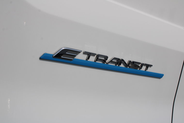 Vehicle Image 32