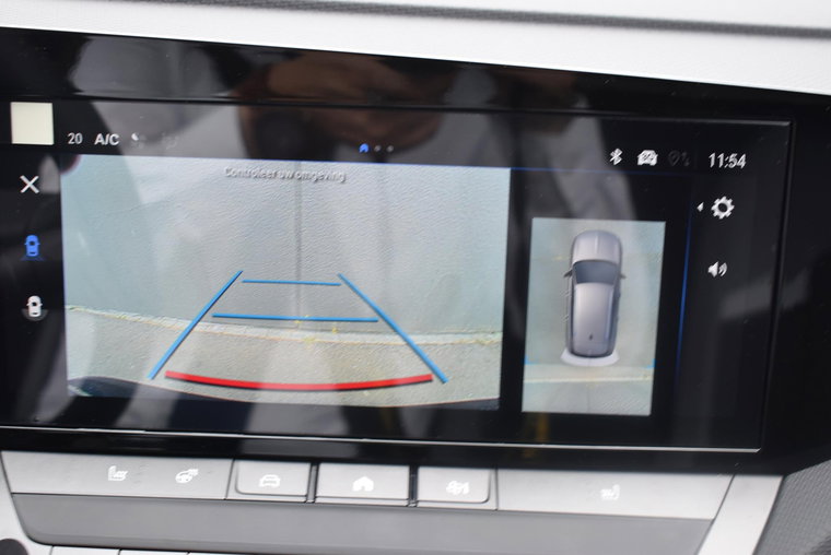 Vehicle Image 30