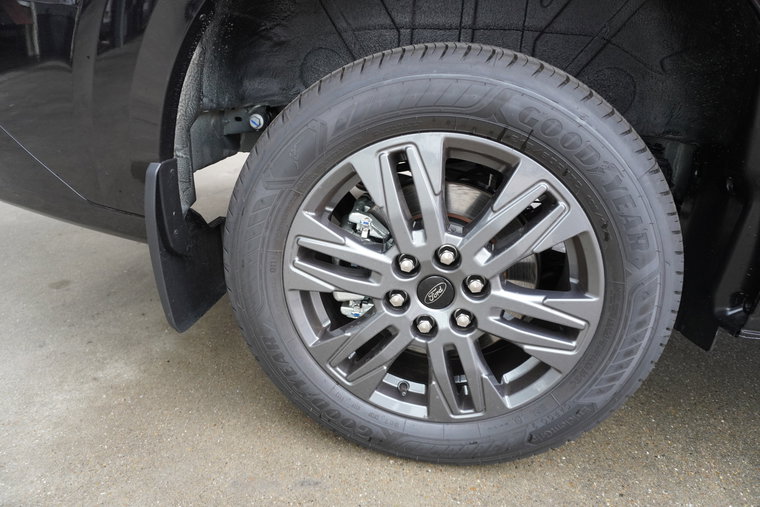 Vehicle Image 12