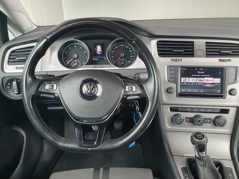 Vehicle Image 12