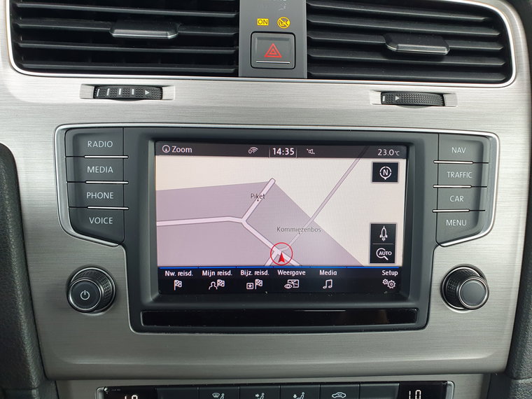 Vehicle Image 25