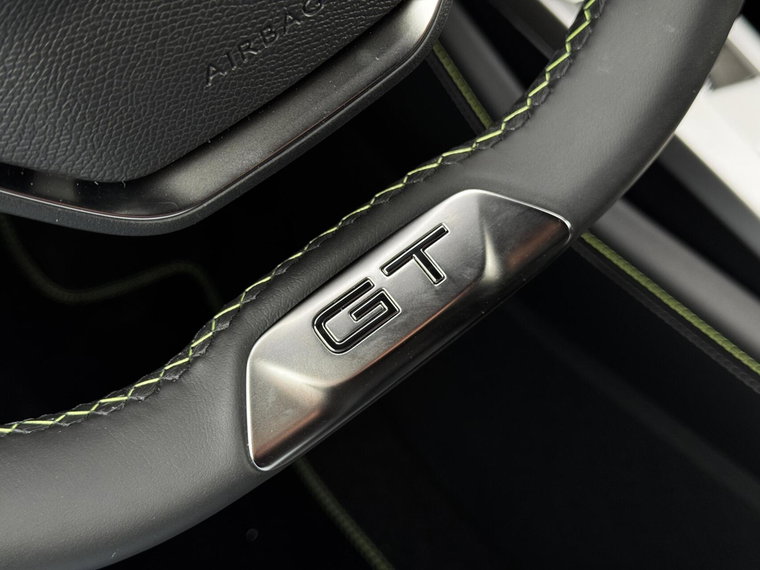 Vehicle Image 32