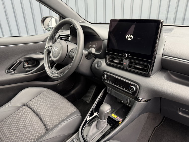 Vehicle Image 15