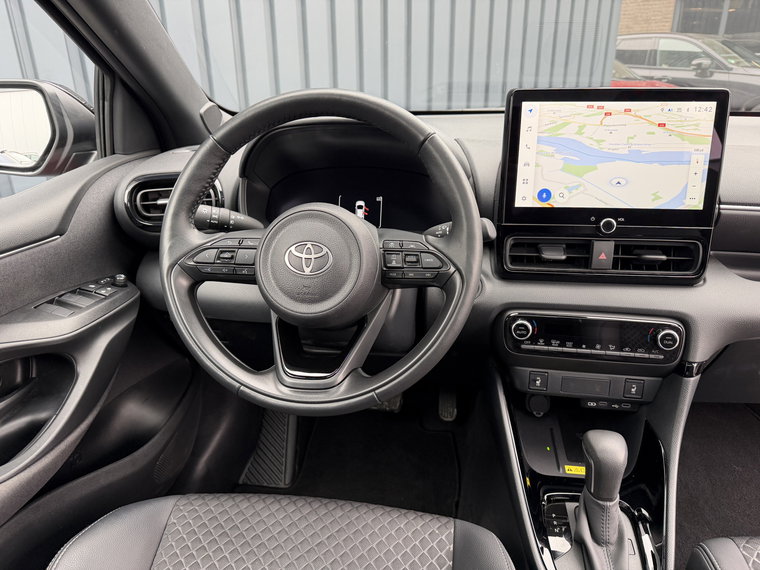 Vehicle Image 16