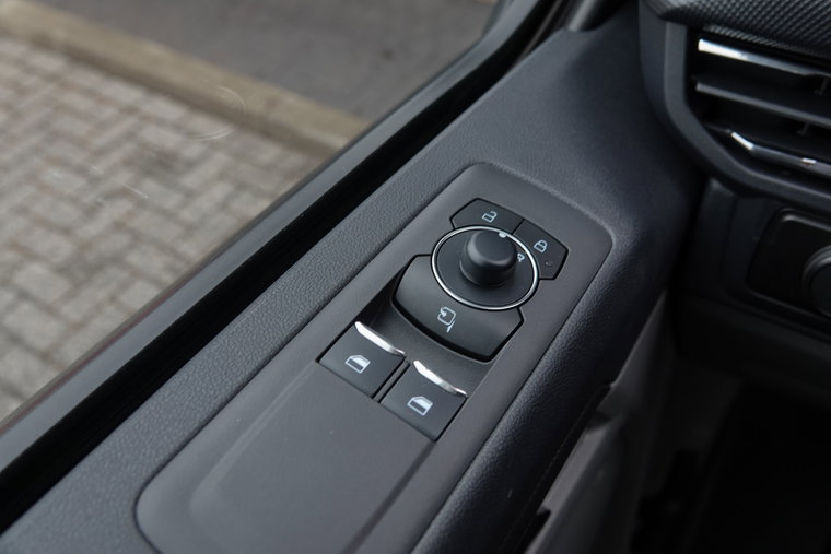 Vehicle Image 28