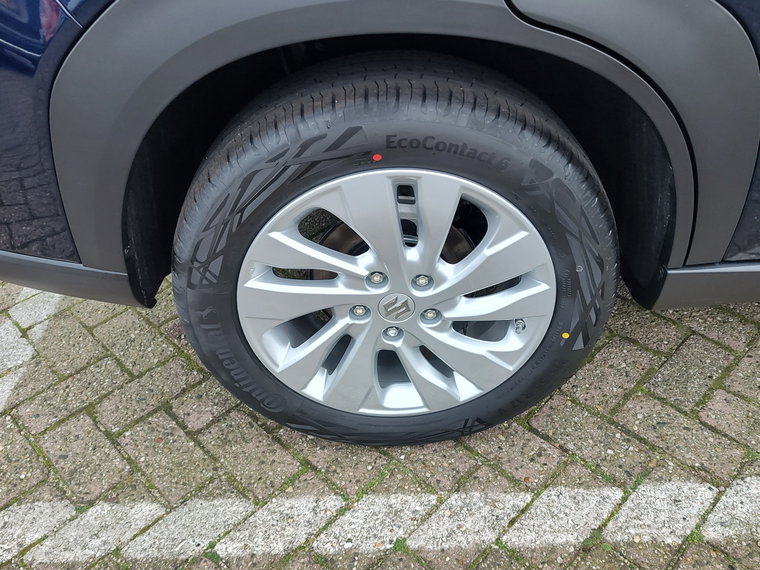 Vehicle Image 30