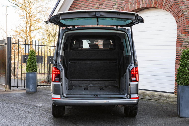 Vehicle Image 32
