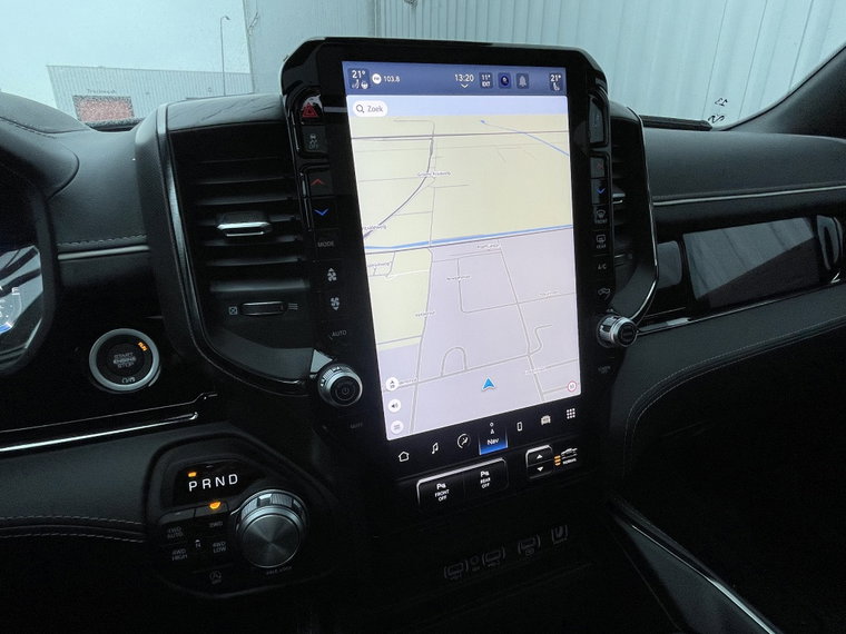 Vehicle Image 32