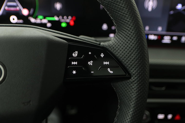 Vehicle Image 32