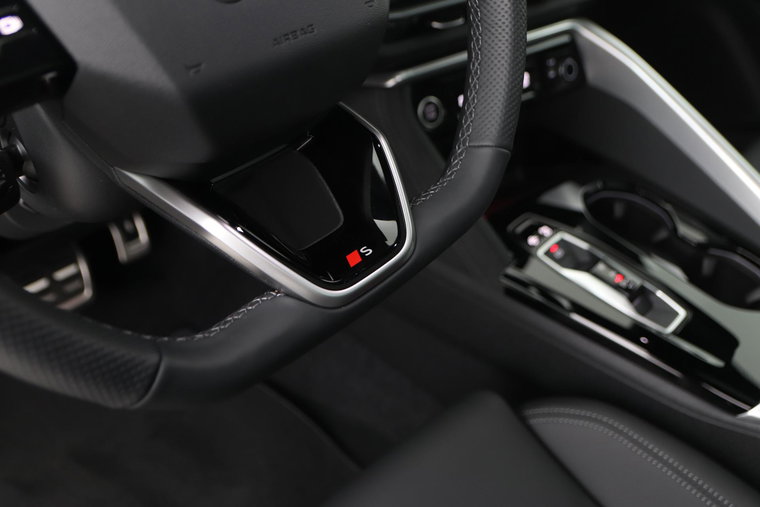 Vehicle Image 37