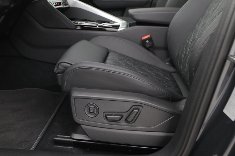 Vehicle Image 38