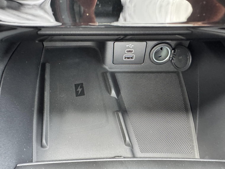 Vehicle Image 24