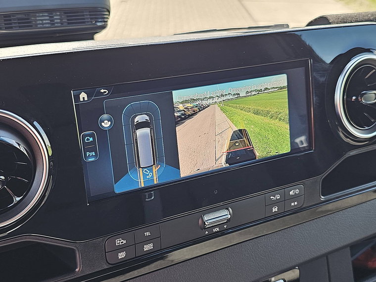 Vehicle Image 17