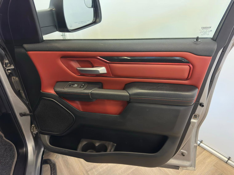 Vehicle Image 40