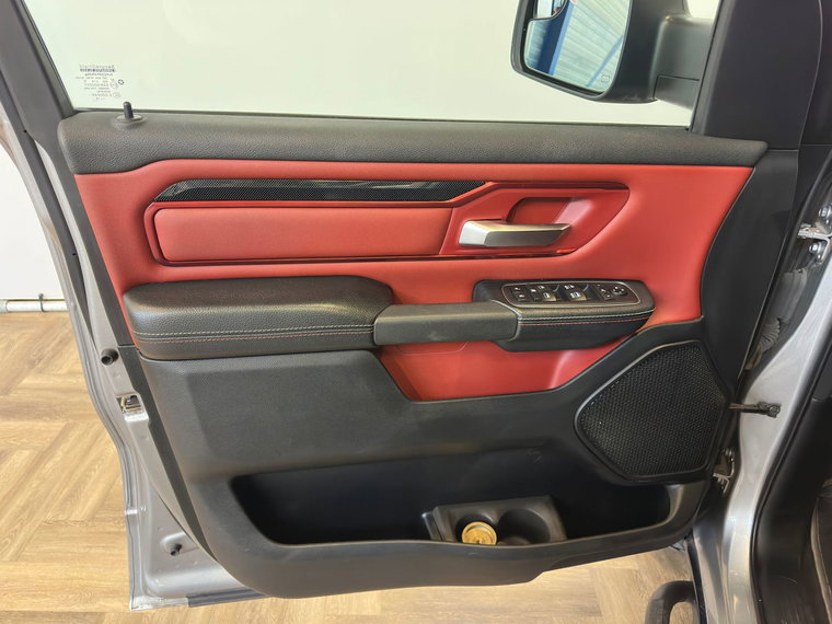 Vehicle Image 60