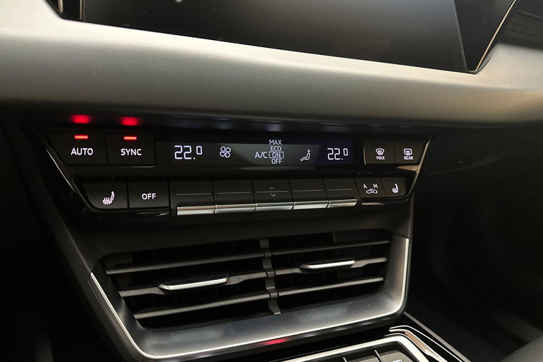 Vehicle Image 28