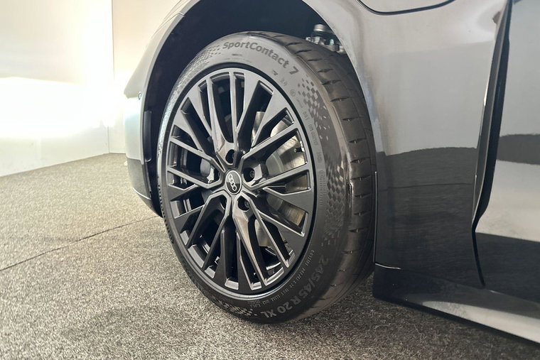 Vehicle Image 10