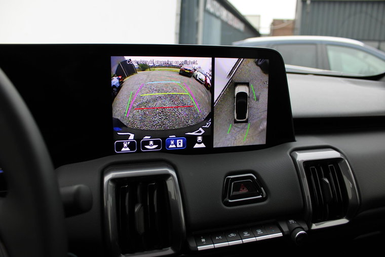 Vehicle Image 18