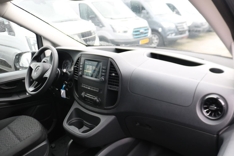 Vehicle Image 37