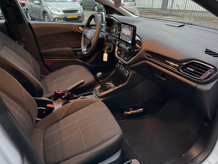 Vehicle Image 18