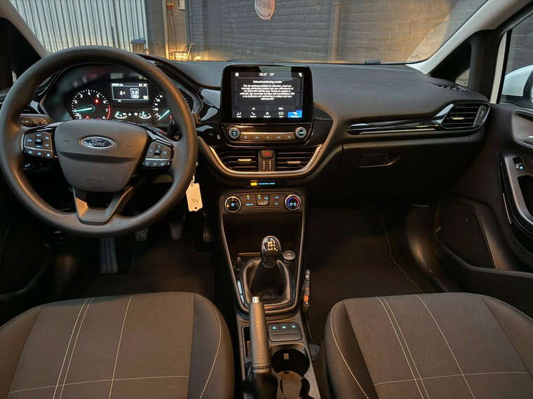 Vehicle Image 19
