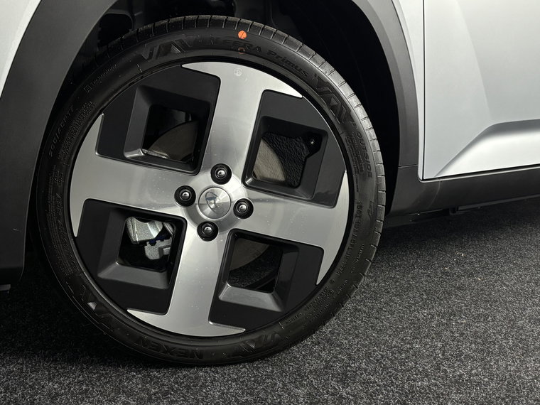 Vehicle Image 30