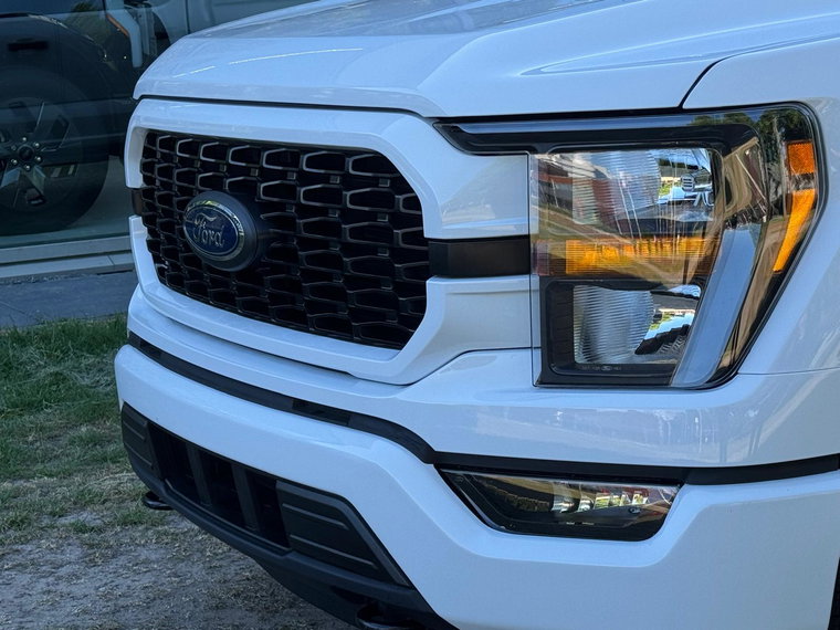 Vehicle Image 19