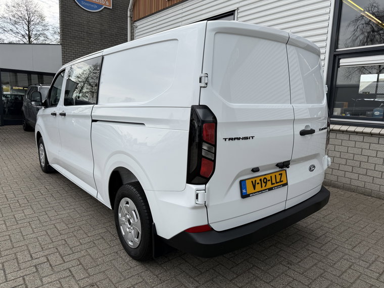 Vehicle Image 27