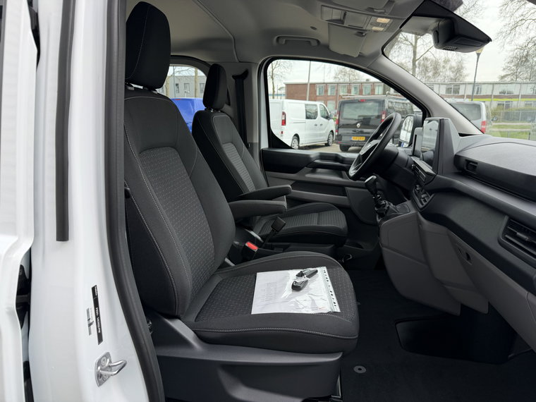 Vehicle Image 38