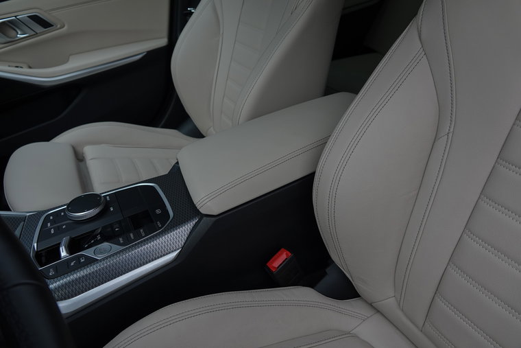 Vehicle Image 48