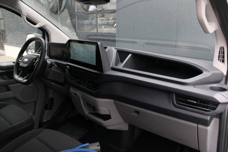 Vehicle Image 38