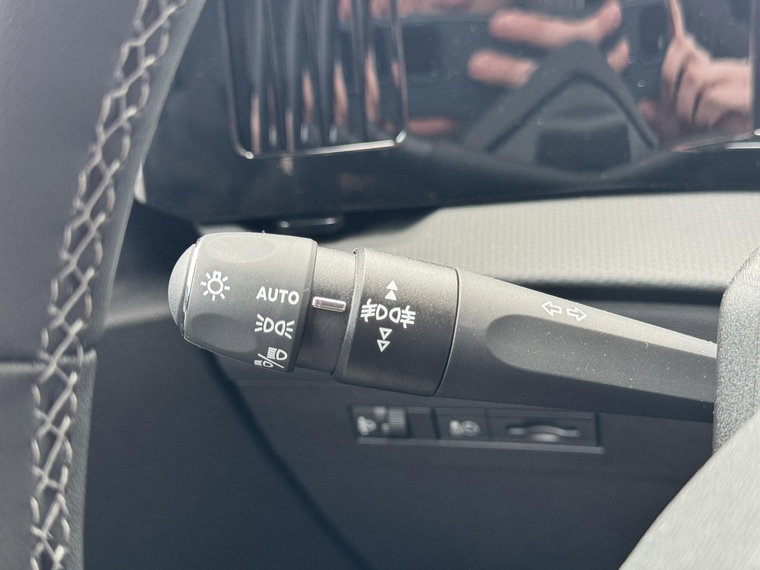 Vehicle Image 27