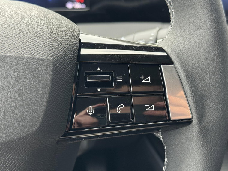 Vehicle Image 28