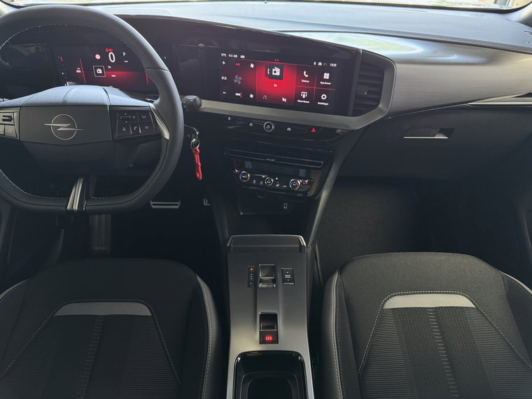 Vehicle Image 24