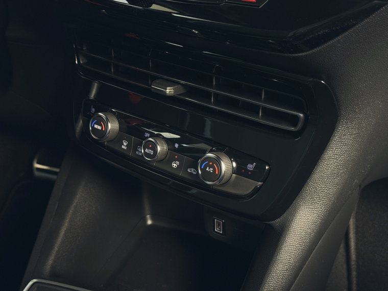 Vehicle Image 34