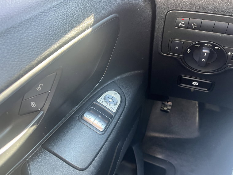 Vehicle Image 29
