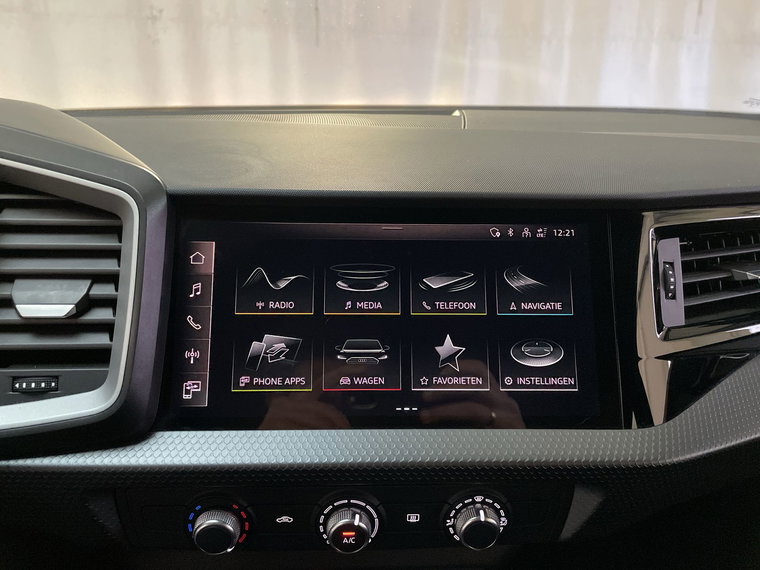 Vehicle Image 13