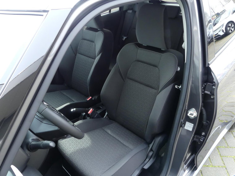 Vehicle Image 12