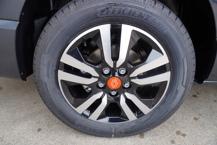 Vehicle Image 13