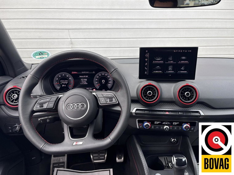 Vehicle Image 14