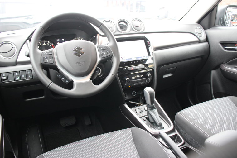 Vehicle Image 6