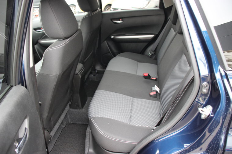 Vehicle Image 9