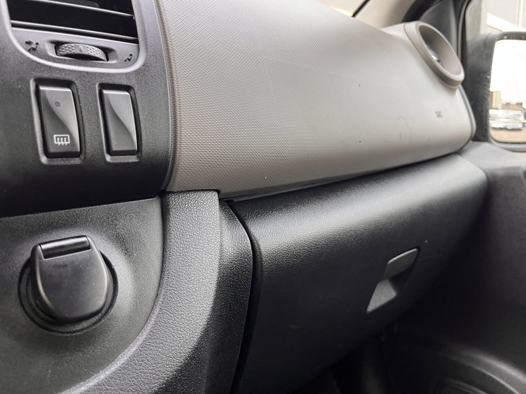 Vehicle Image 32