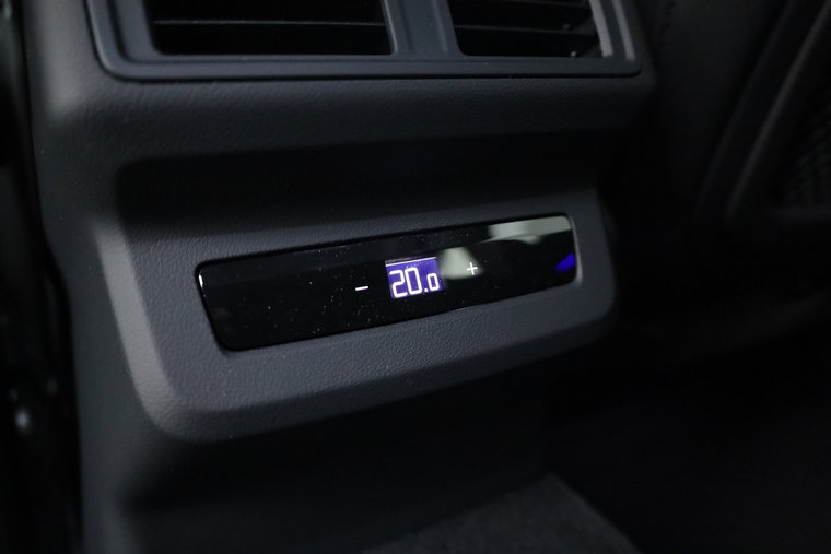 Vehicle Image 43