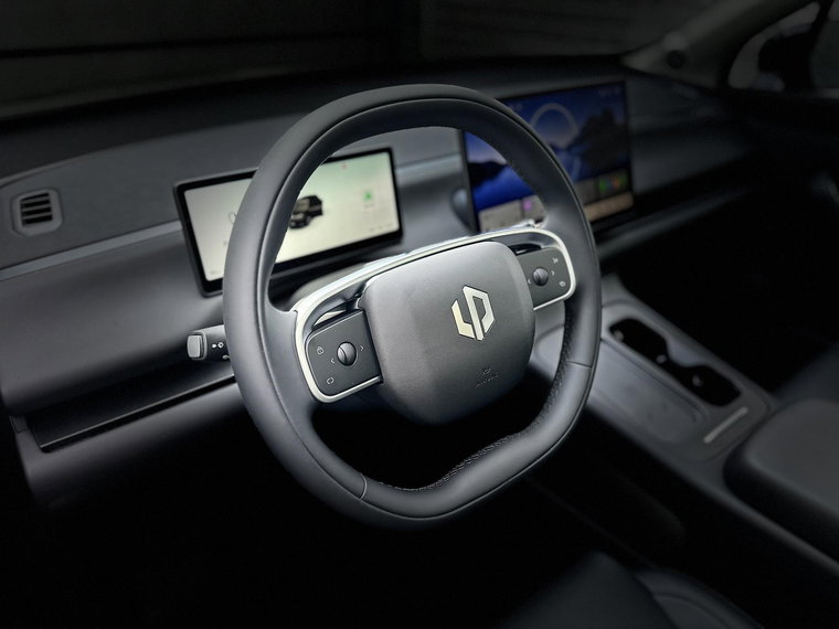 Vehicle Image 17