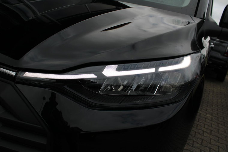 Vehicle Image 33