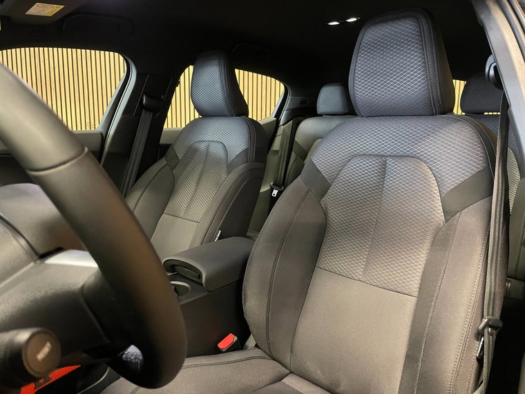 Vehicle Image 37
