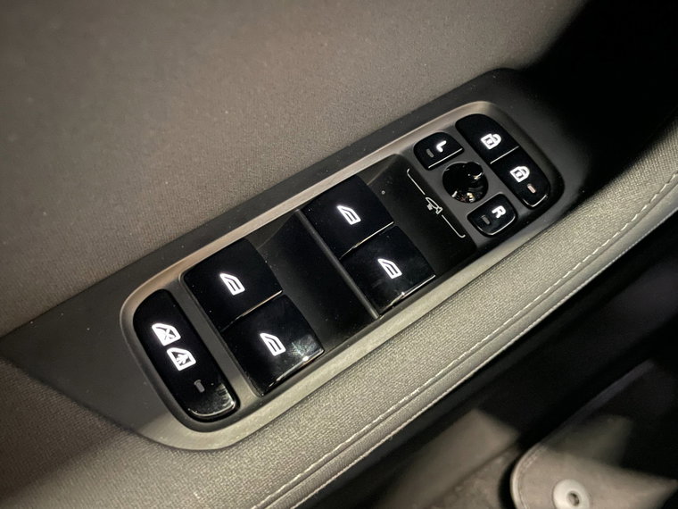 Vehicle Image 43