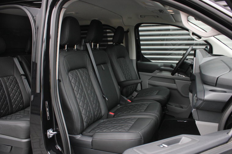 Vehicle Image 19